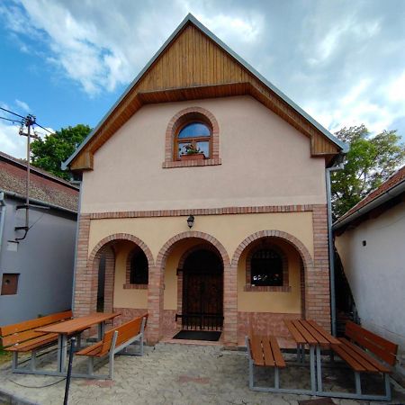 Appartement Vinarstvi Ehrlich à Milotice Extérieur photo