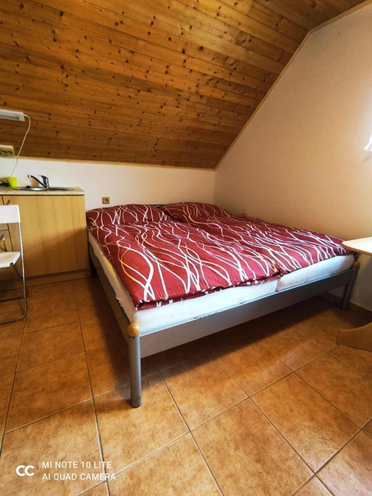 Appartement Vinarstvi Ehrlich à Milotice Extérieur photo